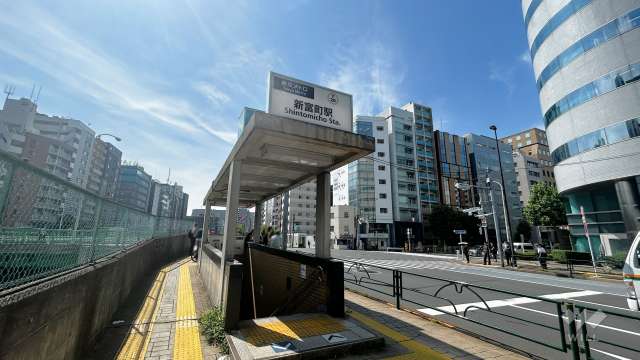 東京メトロ有楽町線「新富町」駅の外観