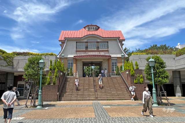 東急東横線「田園調布」駅の外観