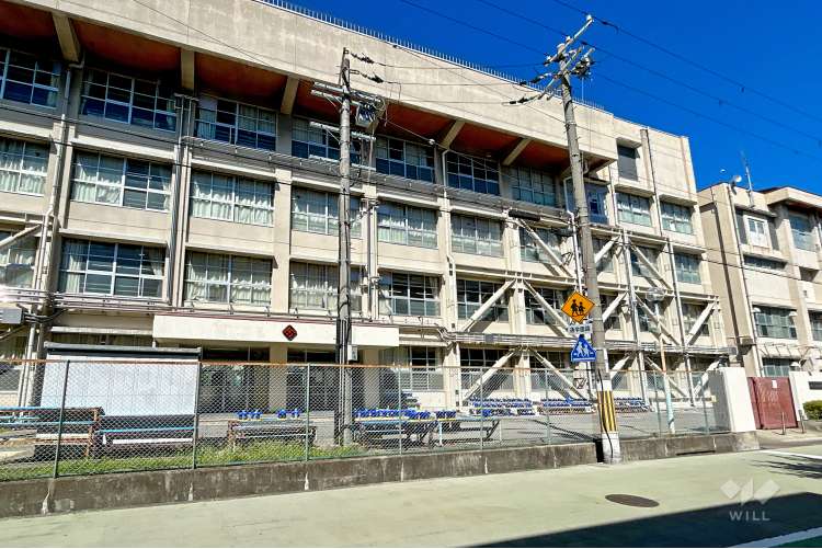 瓦林小学校の写真