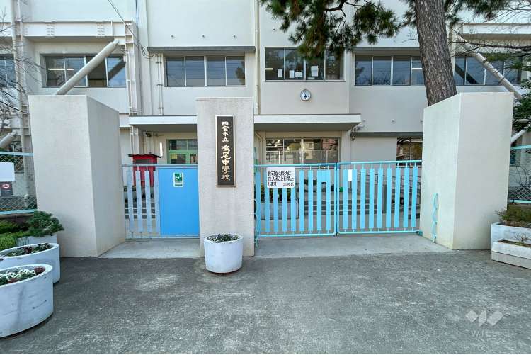 鳴尾中学校の写真