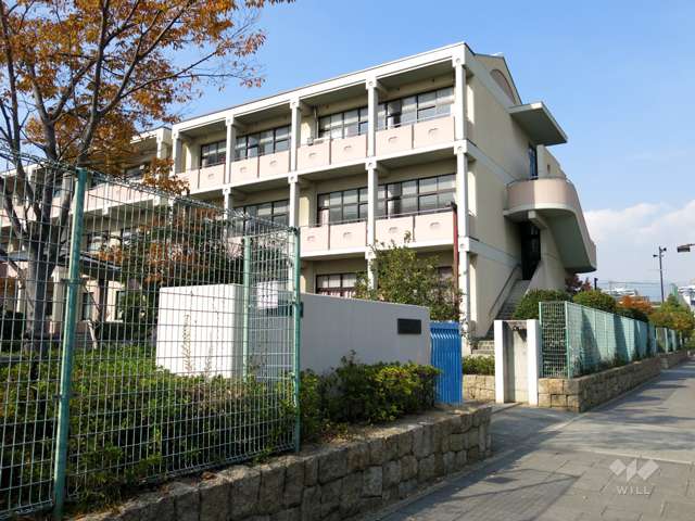 六甲アイランド小学校の写真