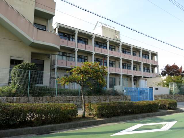 六甲アイランド小学校の写真