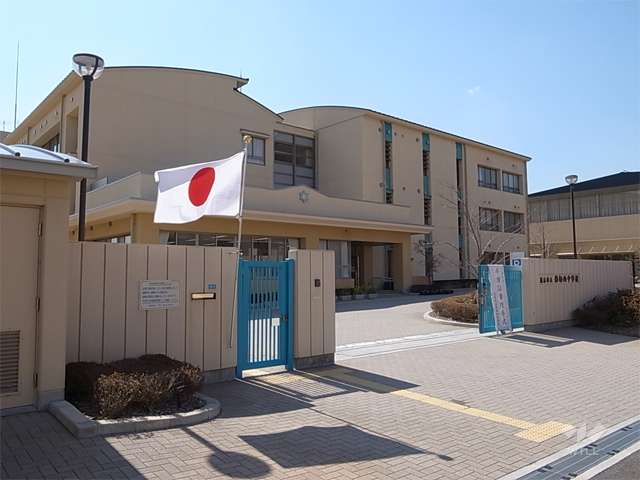 彩都西中学校の写真