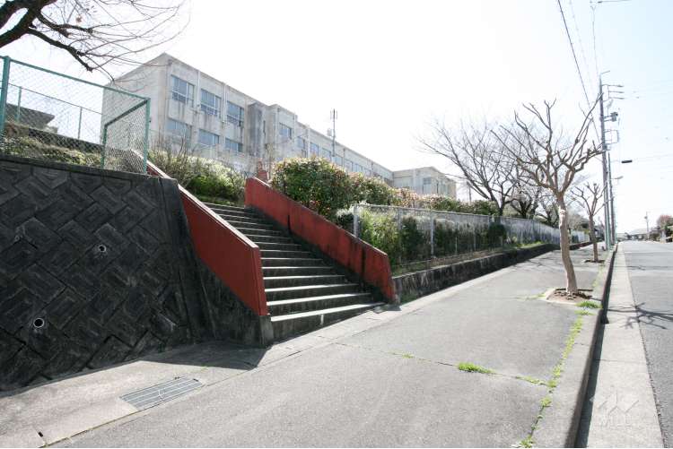 鳴海東部小学校の写真