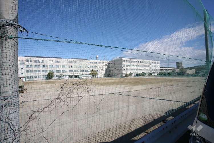 鳴海中学校の写真