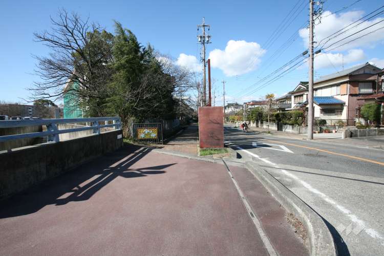 鳴海中学校の写真