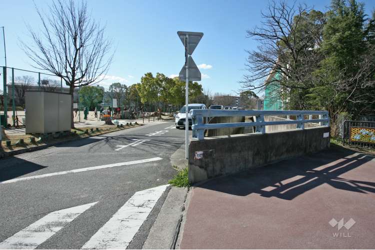 鳴海中学校の写真