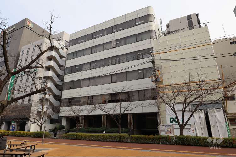 大空と大地のなーさりぃ大森駅前園の写真