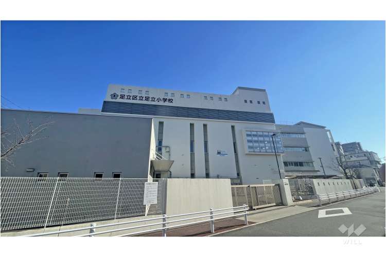 足立小学校の写真
