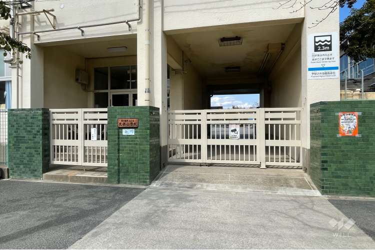 花保小学校の写真