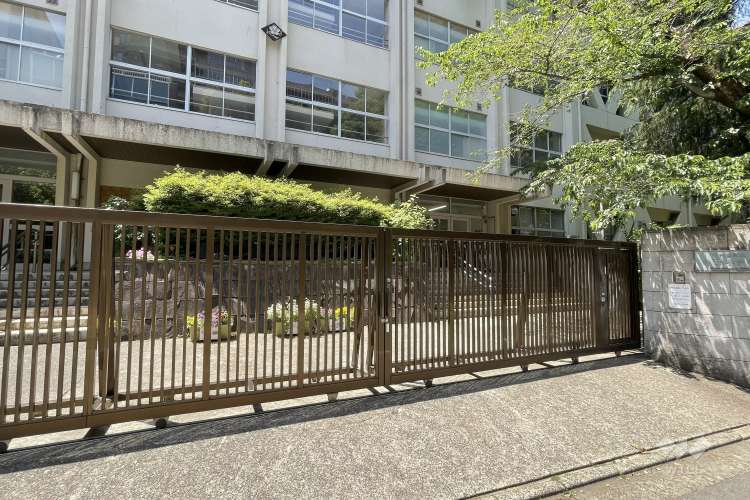 番町小学校の写真