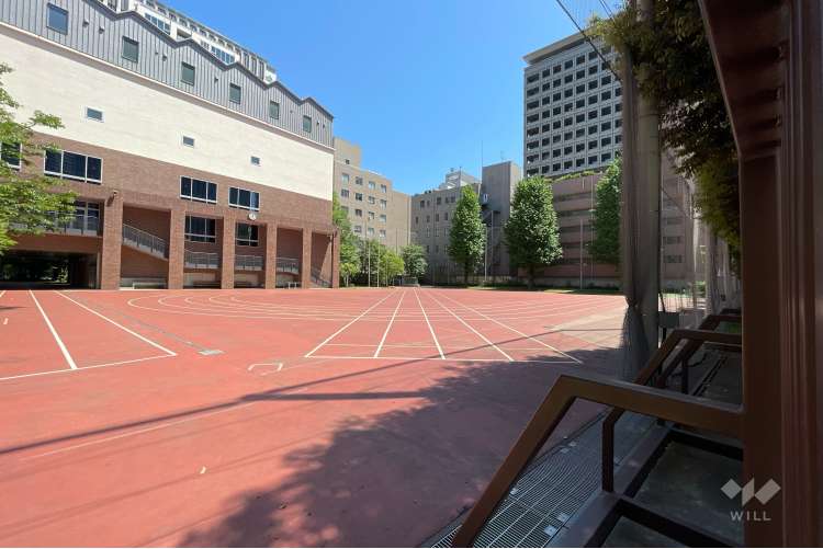麹町中学校の写真