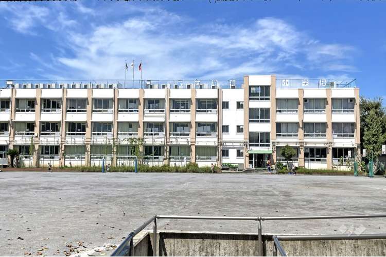 西亀有小学校の写真
