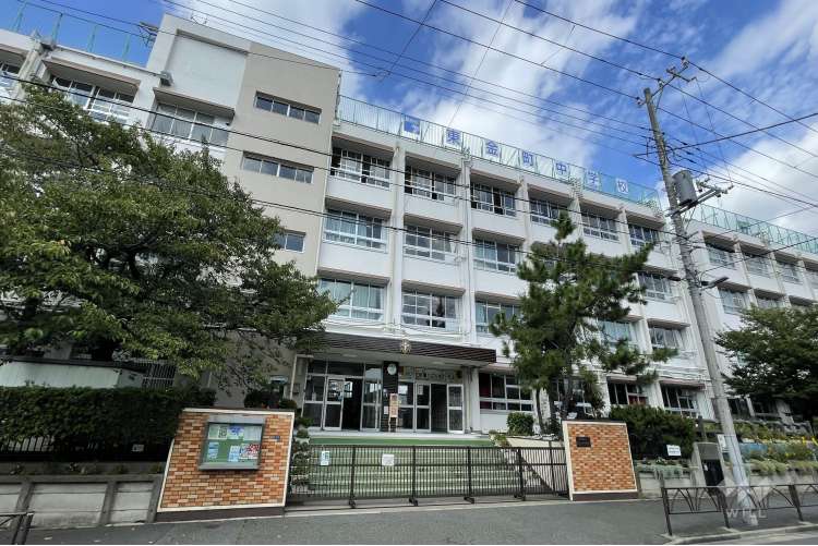 東金町中学校の写真