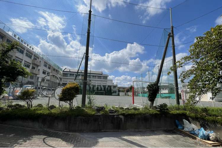 東金町中学校の写真