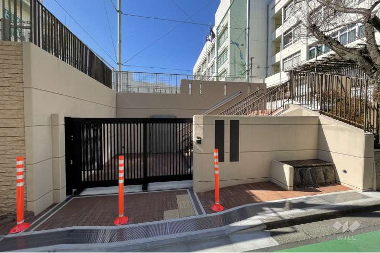 余丁町小学校の写真