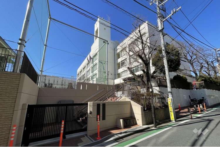 余丁町小学校の写真