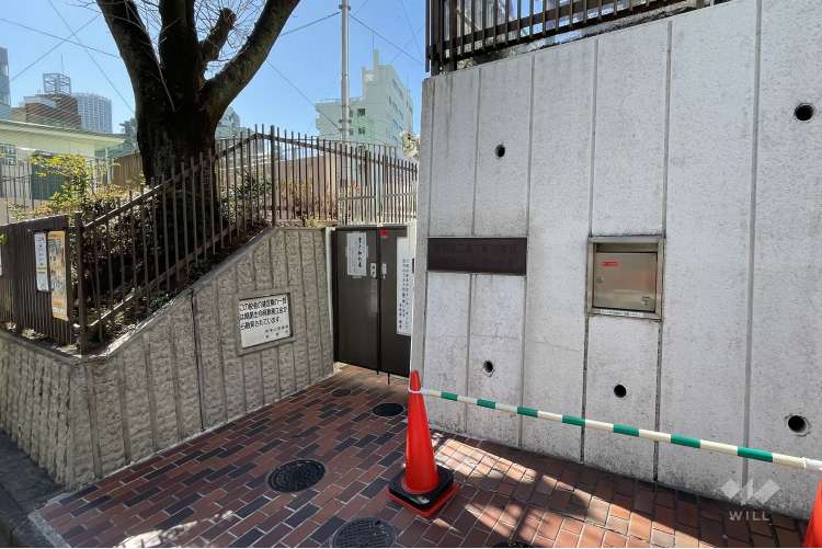 余丁町小学校の写真
