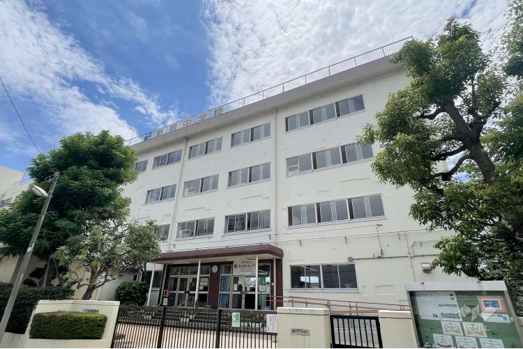 新宿中学校の写真