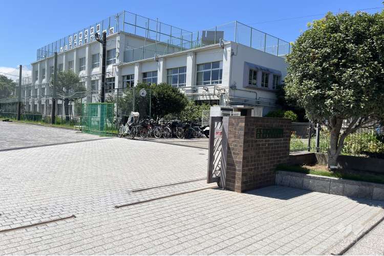 三鷹中央学園第四中学校の写真
