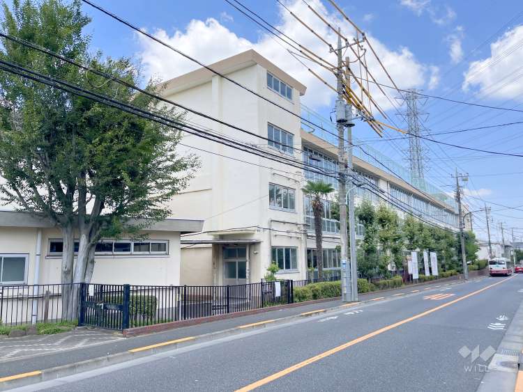鷹南学園中原小学校の写真
