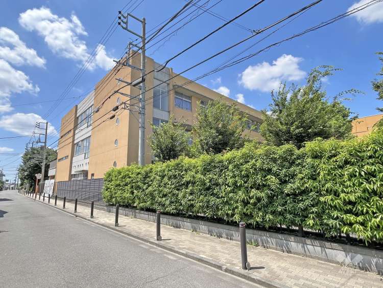 鷹南学園東台小学校の写真