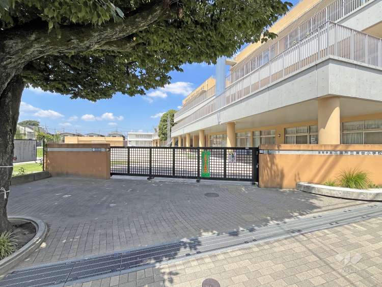 鷹南学園東台小学校の写真