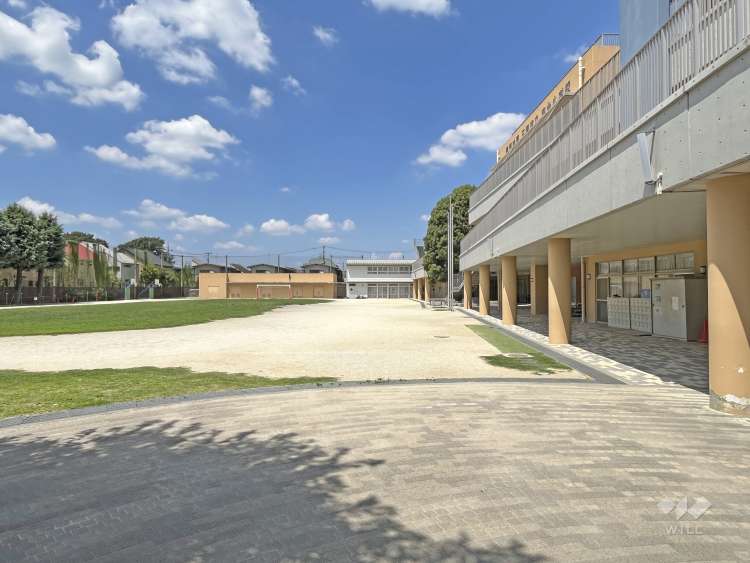 鷹南学園東台小学校の写真