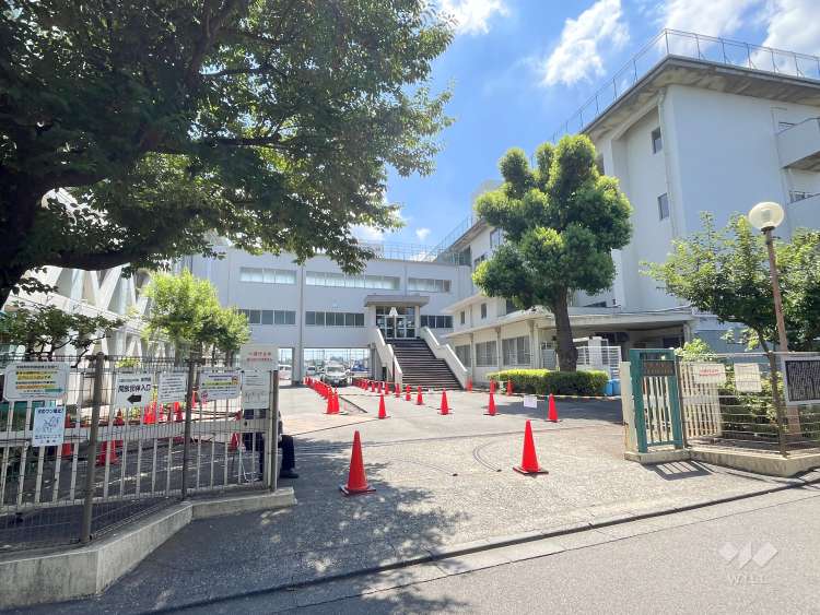 鷹南学園第五中学校の写真