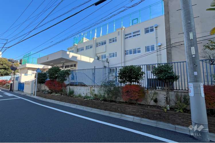 礫川小学校の写真