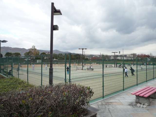 夫婦池公園テニスコートの写真