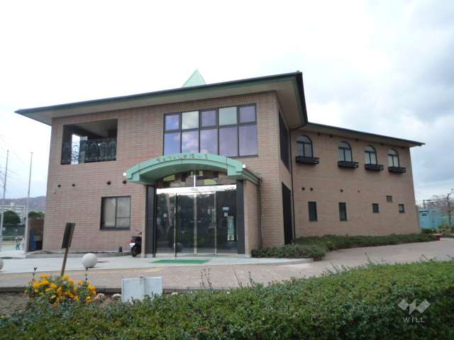 夫婦池公園テニスコートの写真