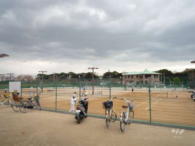 夫婦池公園テニスコートの写真