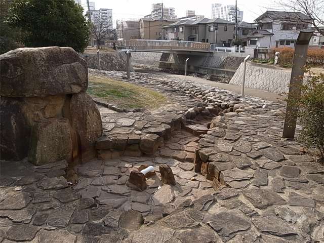 東川親水中公園と東川親水北公園の写真