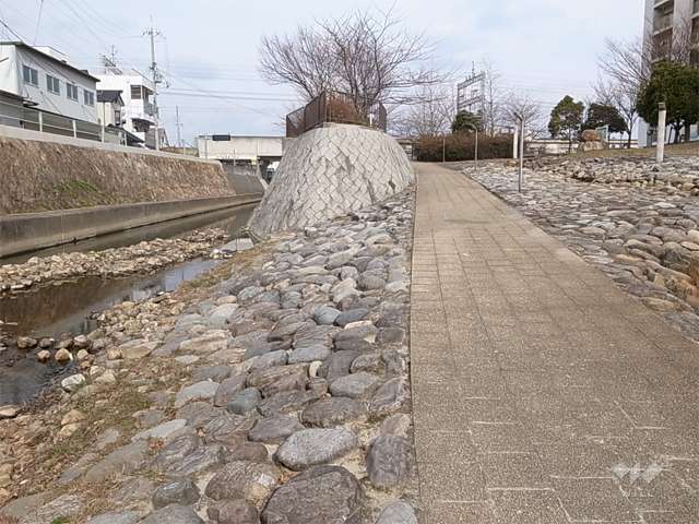 東川親水中公園と東川親水北公園の写真