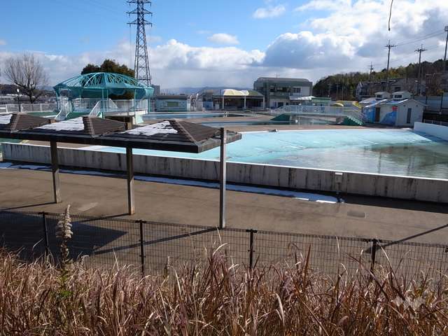 【閉園】芥川緑地プールの写真