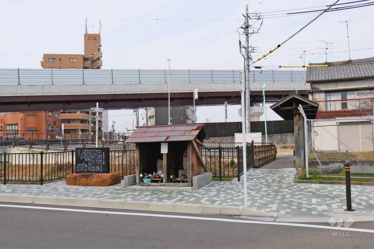 御用水跡街園と黒川樋門の写真