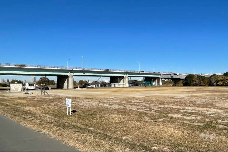 荒川鹿浜橋緑地の写真