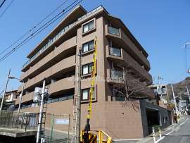 ジオ阪急岡本外観