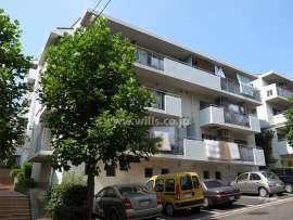 公団千里緑丘団地２７号棟外観