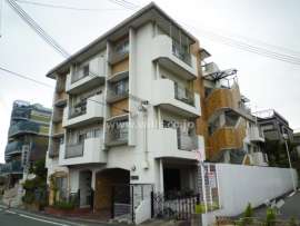 シュロス関大前　