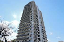 ヴィークオレタワー白鳥庭園