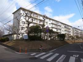 公社清和台住宅１７号棟外観