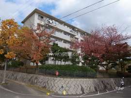 箕面如意谷住宅４棟