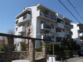 公団千里緑丘団地３３号棟外観