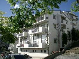 公団千里緑丘団地２３号棟外観