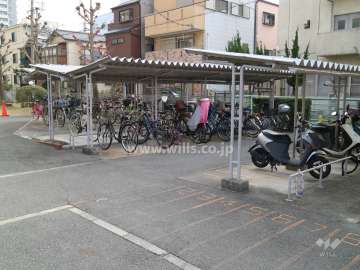 駐輪場とバイク置場