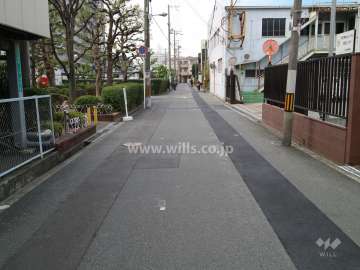 新高レックスマンションの北西側前面道路-(2)