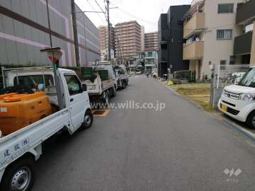 ブランズ三国サウスレジデンスの北西側前面道路