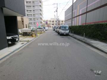 敷地北側の前面道路。